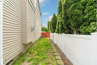 22908 NE Chinook St, Troutdale, OR 97060 - Photo 28