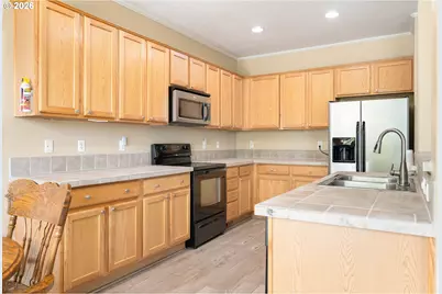 22908 NE Chinook St, Troutdale, OR 97060 - Photo 10