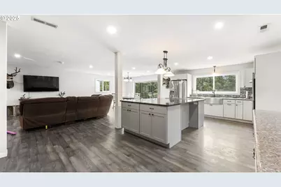 96620 Highway 42, Coos Bay, OR 97420 - Photo 10