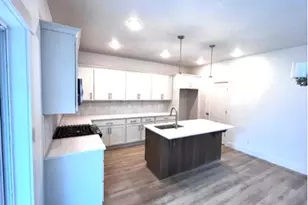 437 NW Freeman Ave, Hillsboro, OR 97124 - Photo 6