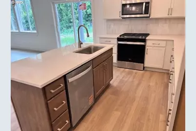 437 NW Freeman Ave, Hillsboro, OR 97124 - Photo 8