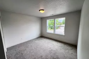 437 NW Freeman Ave, Hillsboro, OR 97124 - Photo 18