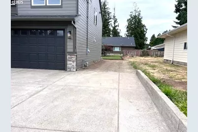 437 NW Freeman Ave, Hillsboro, OR 97124 - Photo 2