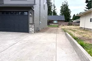 437 NW Freeman Ave, Hillsboro, OR 97124 - Photo 2