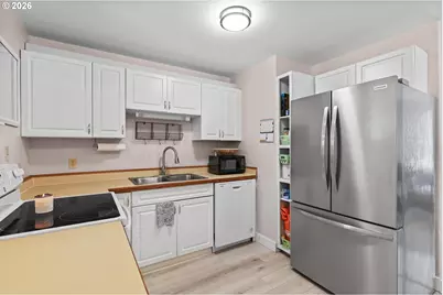 1655 N Juniper St, Coquille, OR 97423 - Photo 10