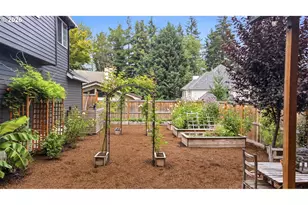 2669 Garfield St, Eugene, OR 97405 - Photo 48