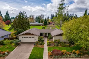 1925 NW St Andrews Dr, McMinnville, OR 97128 - Photo 2