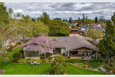 1925 NW St Andrews Dr, McMinnville, OR 97128 - Photo 28
