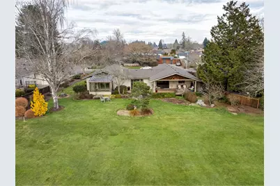 1925 NW St Andrews Dr, McMinnville, OR 97128 - Photo 44
