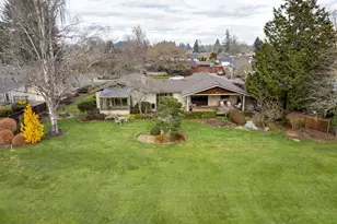 1925 NW St Andrews Dr, McMinnville, OR 97128 - Photo 44