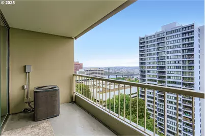 255 SW Harrison St #15H, Portland, OR 97201 - Photo 4