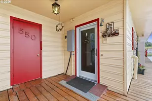 550 N Tomahawk Island Dr, Portland, OR 97217 - Photo 32