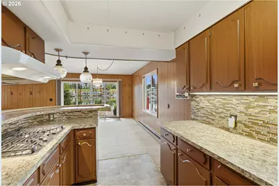 550 N Tomahawk Island Dr., Portland, OR 97217 - Photo 12