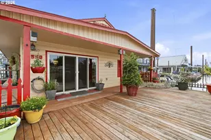 550 N Tomahawk Island Dr, Portland, OR 97217 - Photo 2