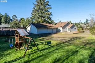 3220 31st St, Florence, OR 97439 - Photo 36