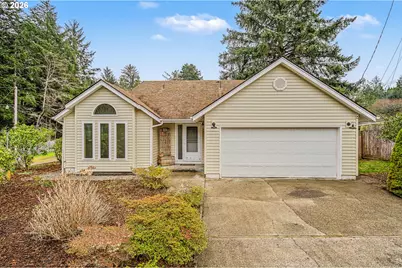 3220 31st St, Florence, OR 97439 - Photo 2