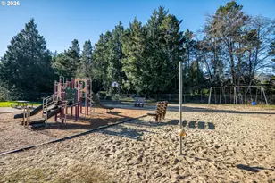 3220 31st St, Florence, OR 97439 - Photo 40