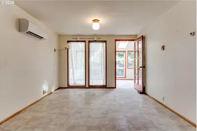 670 Woodcrest Dr, Springfield, OR 97477 - Photo 12