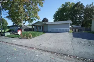 2419 SE Ermine St, Albany, OR 97322 - Photo 2