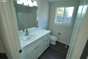 2419 SE Ermine St, Albany, OR 97322 - Photo 14