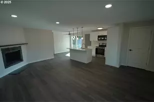 2419 SE Ermine St, Albany, OR 97322 - Photo 4