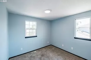 1024 S 10th St, Lebanon, OR 97355 - Photo 20