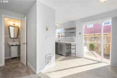 1933 W 17th Ave #B, Eugene, OR 97402 - Photo 12
