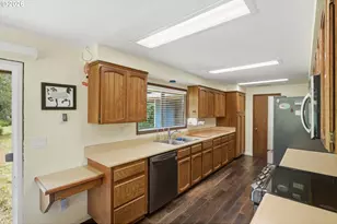 93266 Beaver Creek Ln, Coos Bay, OR 97420 - Photo 10