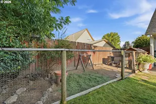 401 E Donald Ln, Newberg, OR 97132 - Photo 38