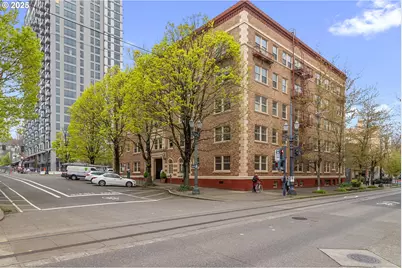 709 SW 16th Ave, Portland, OR 97205 - Photo 1