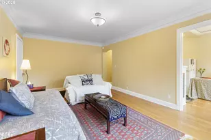 709 SW 16th Ave, Portland, OR 97205 - Photo 16