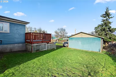 1211 E 10th St, The Dalles, OR 97058 - Photo 4