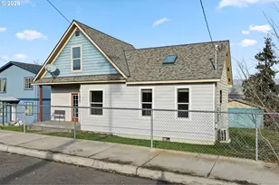 1211 E 10th St, The Dalles, OR 97058 - Photo 2