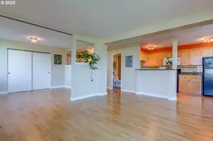 1205 SW Cardinell Dr, Portland, OR 97201 - Photo 8