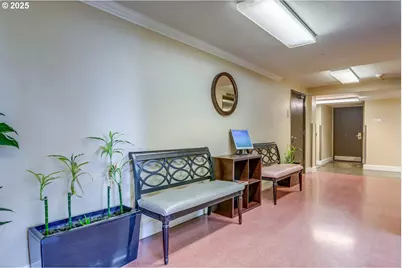 1205 SW Cardinell Dr #302, Portland, OR 97201 - Photo 22