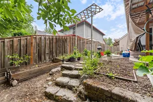 355 NE St Jean Pl, Hillsboro, OR 97124 - Photo 40