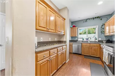 355 NE Saint Jean Pl, Hillsboro, OR 97124 - Photo 14