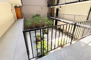 2020 SW Main St, Portland, OR 97205 - Photo 14