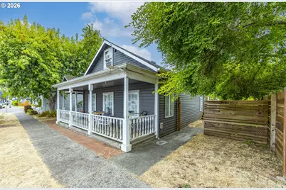 239 Maple St, Florence, OR 97439 - Photo 2
