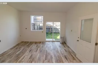 239 Maple St, Florence, OR 97439 - Photo 16