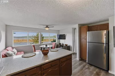 290 N 3rd Ct, Coos Bay, OR 97420 - Photo 16