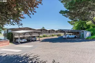 290 N 3rd Ct, Coos Bay, OR 97420 - Photo 1