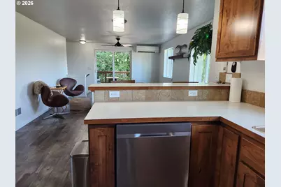 915 Bellevue Dr, Reedsport, OR 97467 - Photo 14