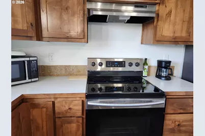 915 Bellevue Dr, Reedsport, OR 97467 - Photo 16