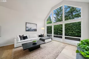 4684 SW Flower Pl, Portland, OR 97221 - Photo 8