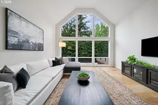 4684 SW Flower Pl, Portland, OR 97221 - Photo 6