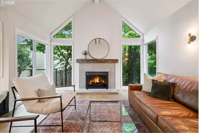 4684 SW Flower Pl, Portland, OR 97221 - Photo 10