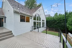 4684 SW Flower Pl, Portland, OR 97221 - Photo 32