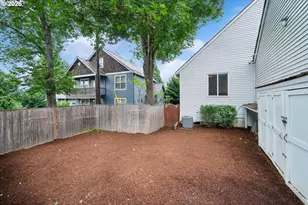 4684 SW Flower Pl, Portland, OR 97221 - Photo 36