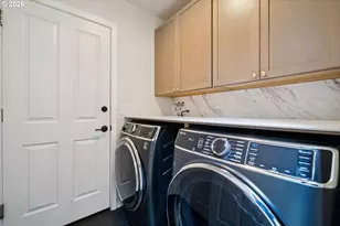 4684 SW Flower Pl, Portland, OR 97221 - Photo 30